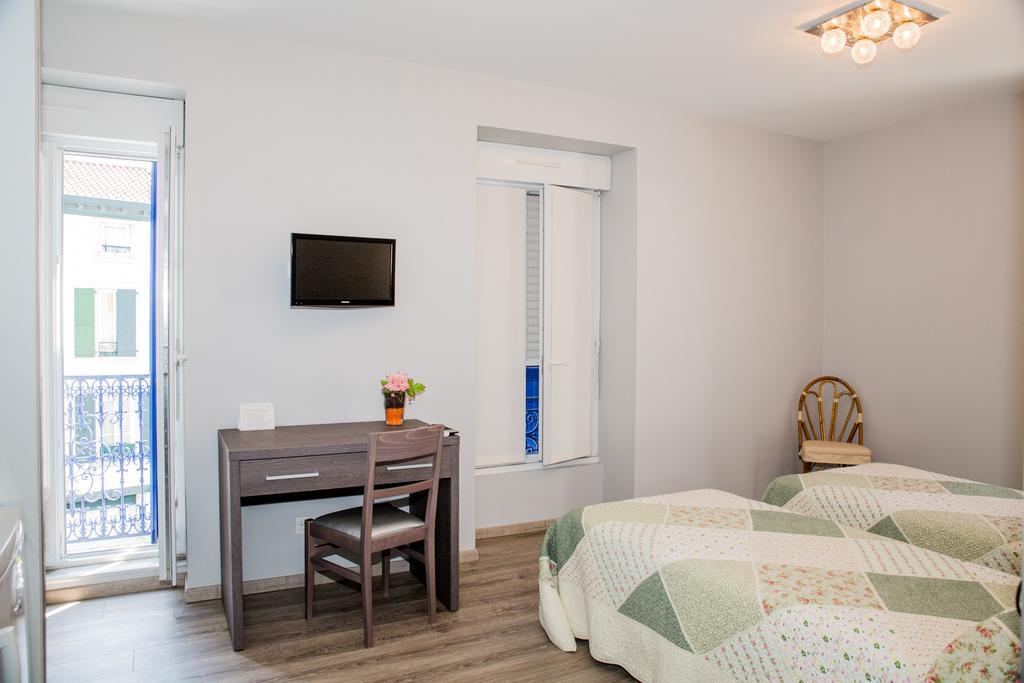 Annexe Hotel De La Gare Андай Экстерьер фото